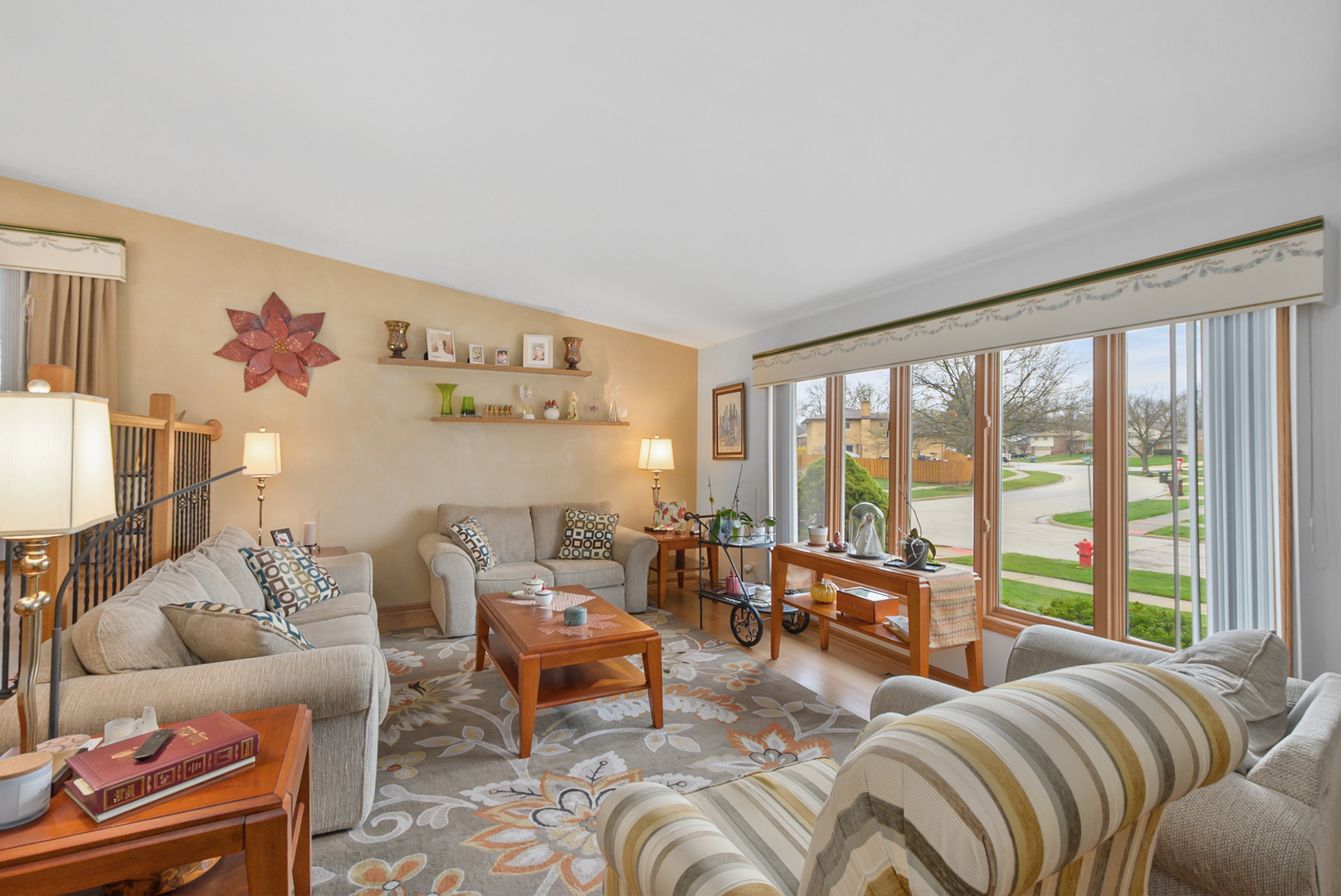 15329 Oak Road Oak Forest, IL 60452 - Photo 3 of 26