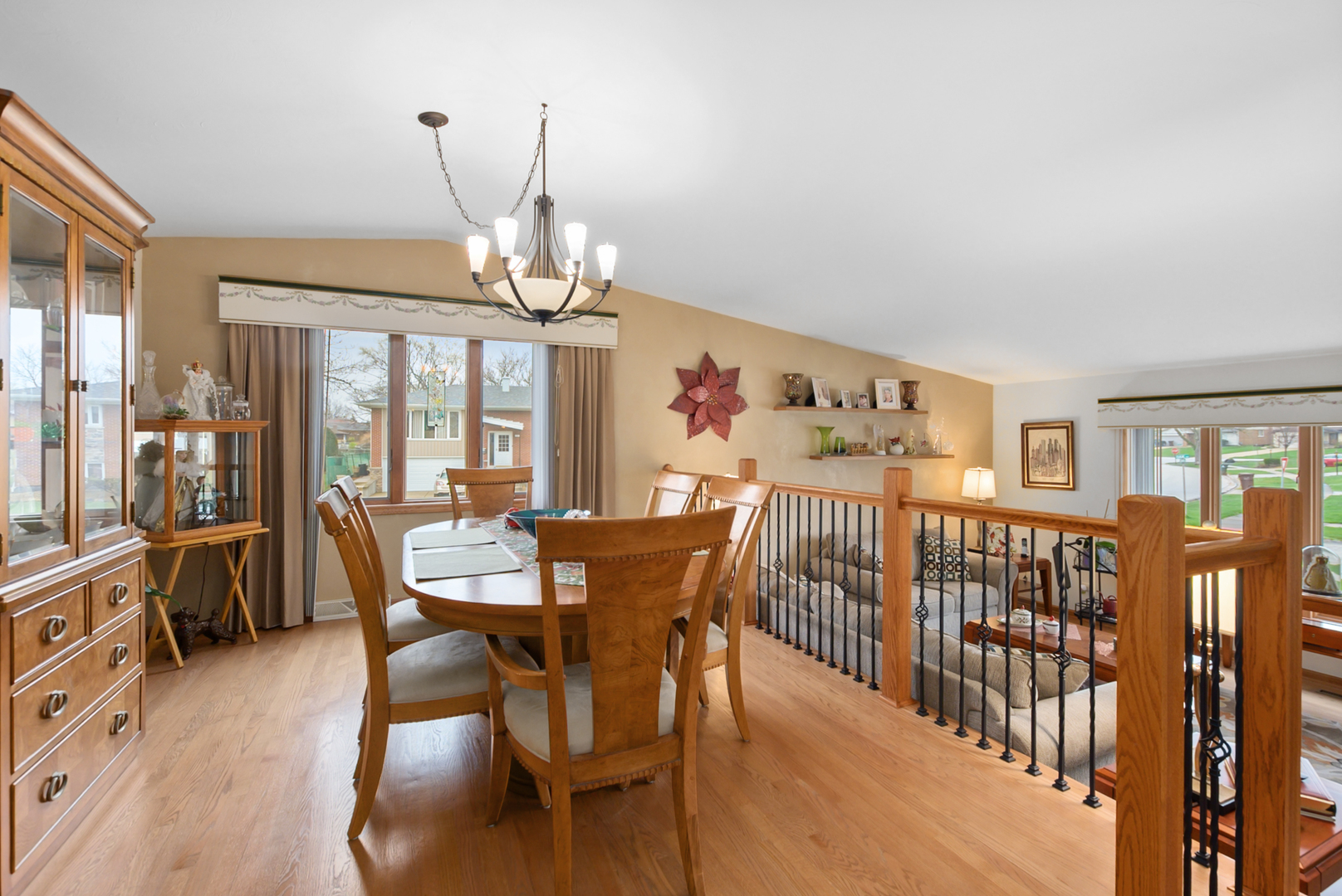15329 Oak Road Oak Forest, IL 60452 - Photo 5 of 26