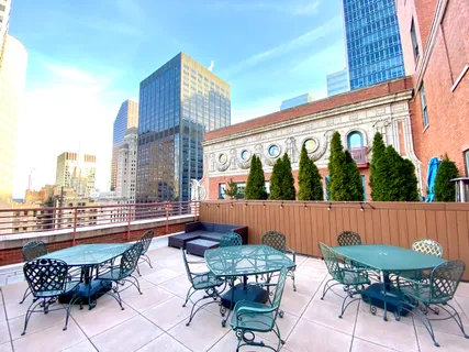 $2,195 | 208 West Washington Street, Unit 1002, Chicago, IL 60606