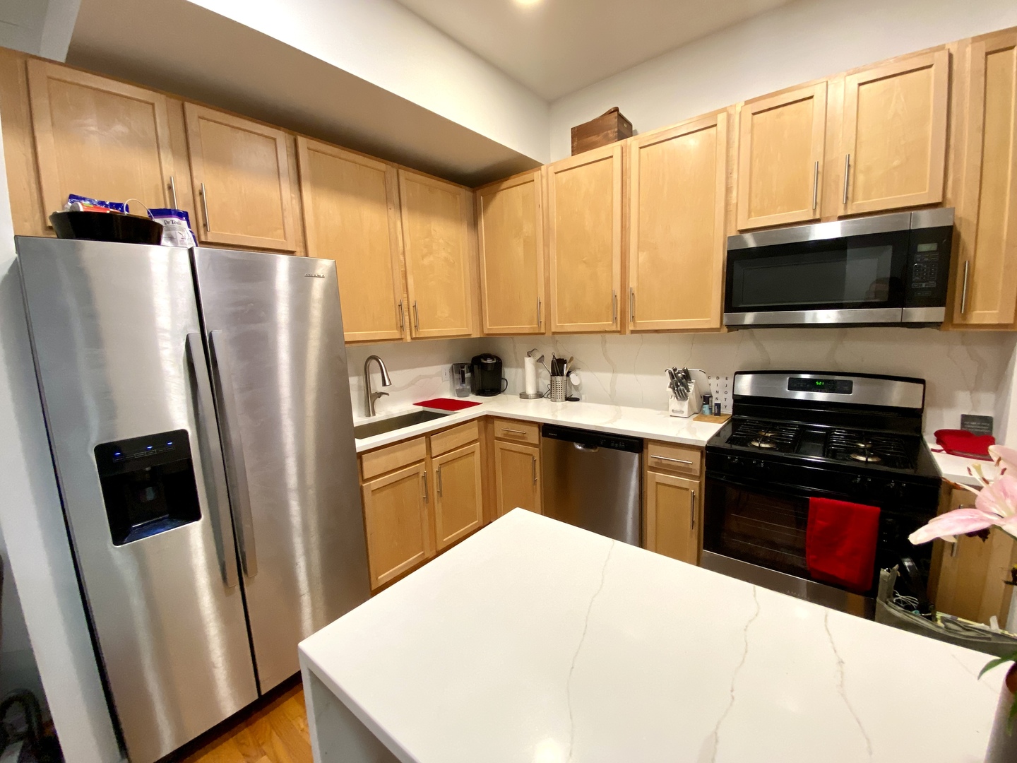 208 West Washington Street, Unit 1002 Chicago, IL 60606 - Photo 3 of 19