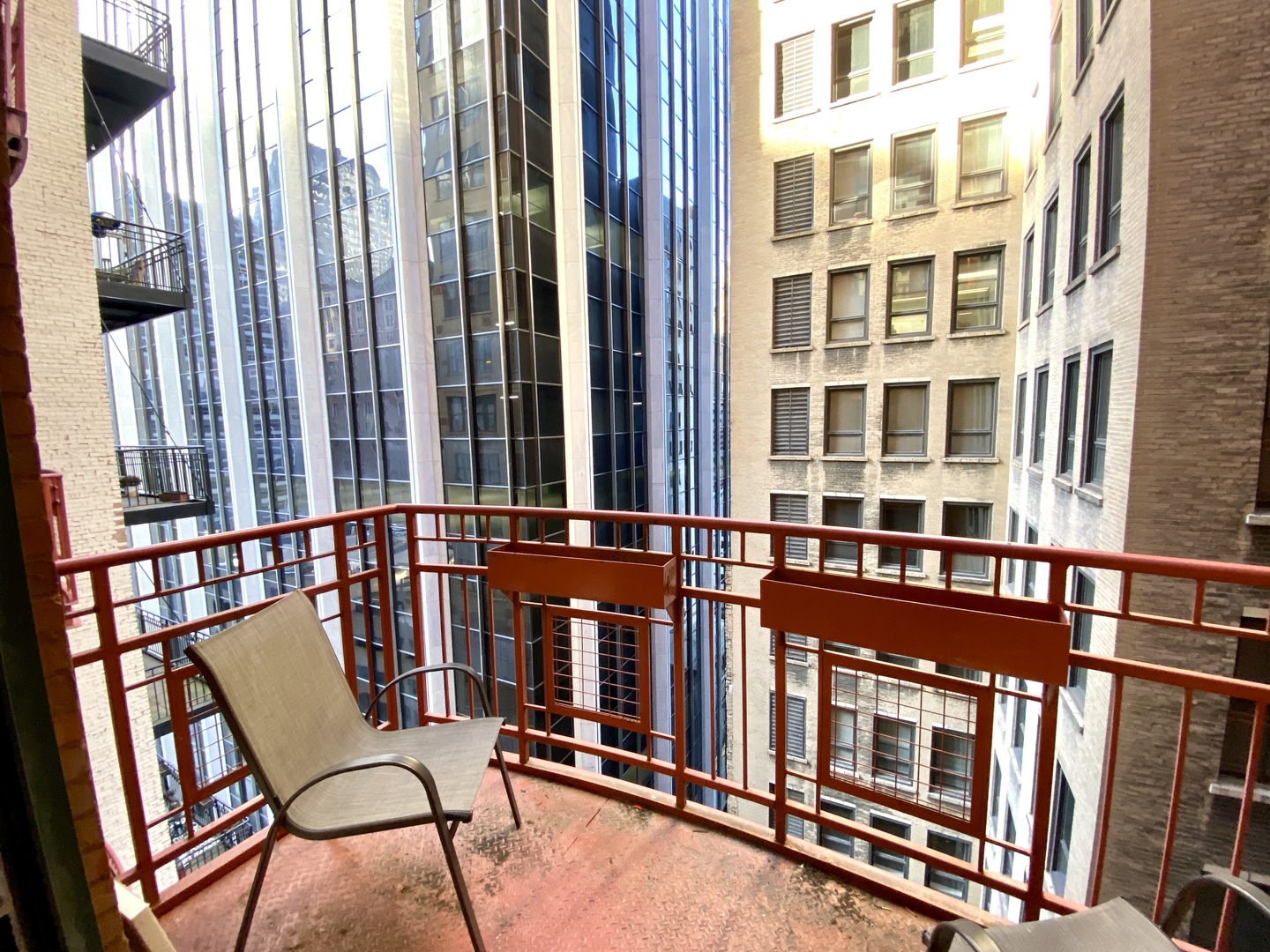 208 West Washington Street, Unit 1002 Chicago, IL 60606 - Photo 6 of 19