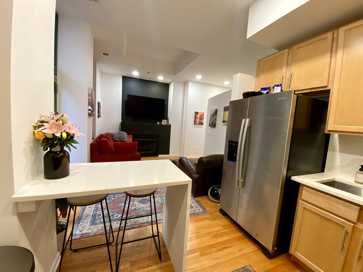 208 West Washington Street, Unit 1002 Chicago, IL 60606 - Photo 8 of 19