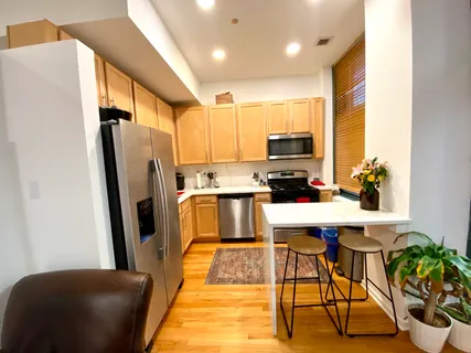 $2,195 | 208 West Washington Street, Unit 1002, Chicago, IL 60606