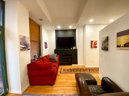 $2,195 | 208 West Washington Street, Unit 1002, Chicago, IL 60606