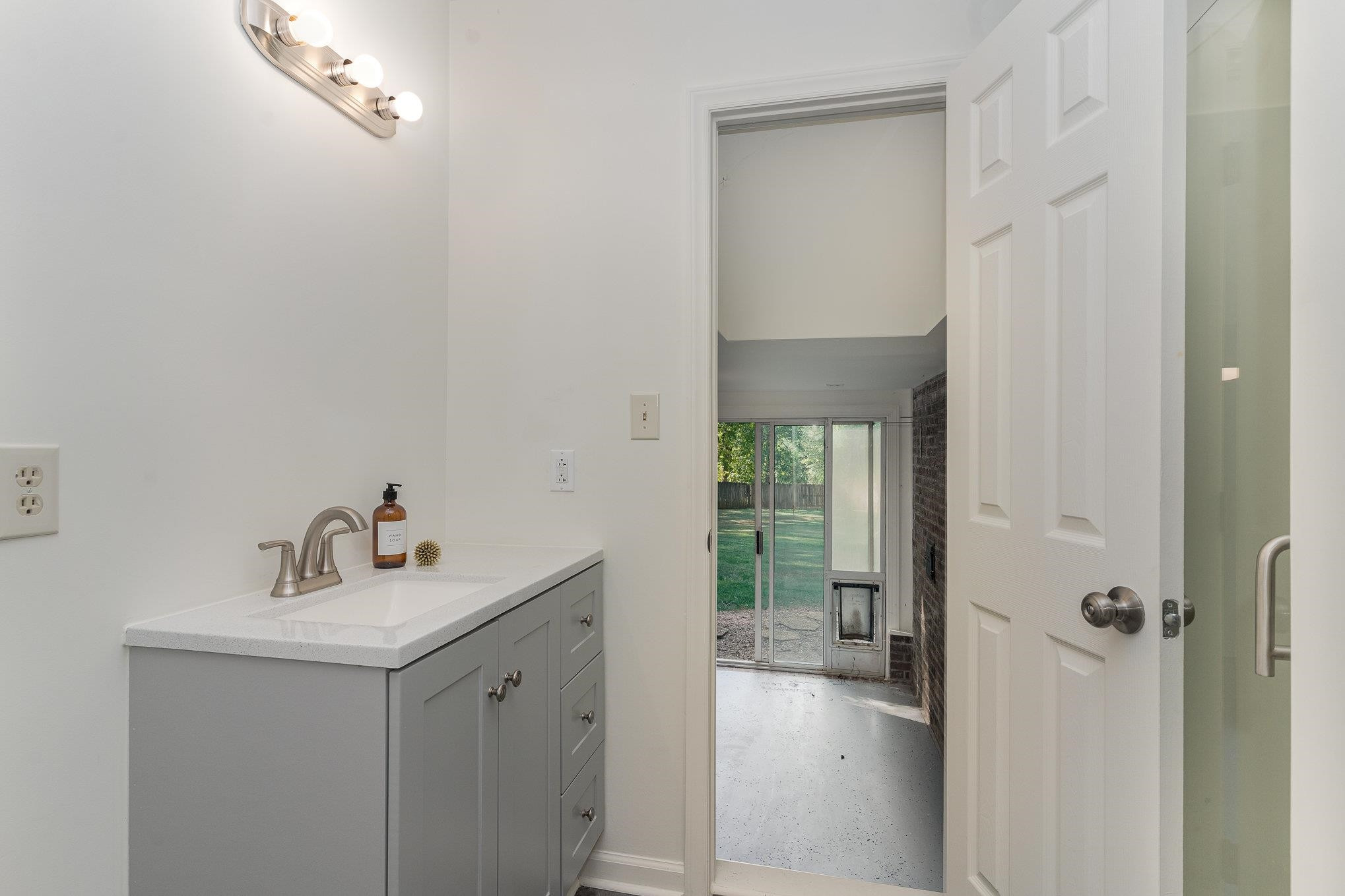 728 Malbay Lane Raleigh, NC 27615 - Photo 21 of 23 Pool Bath