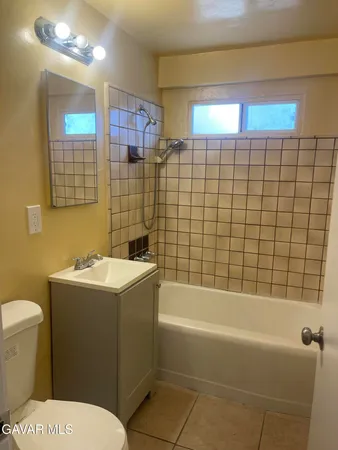 $2,300 | 2004 Oldfield Street, Unit B, Lancaster, CA 93536