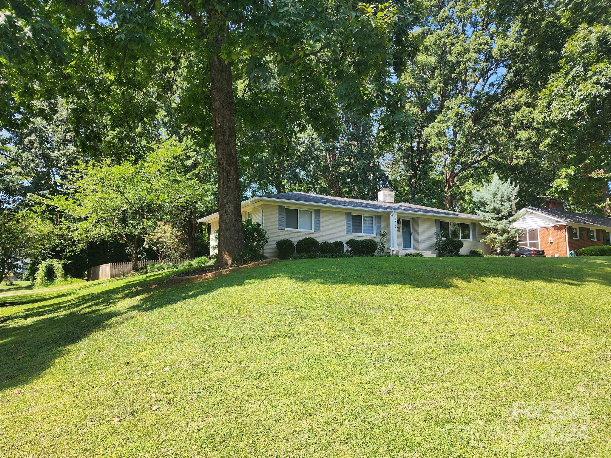 5328 Seacroft Road Charlotte, NC 28210 - Photo 3 of 40 Gallery Image 3
