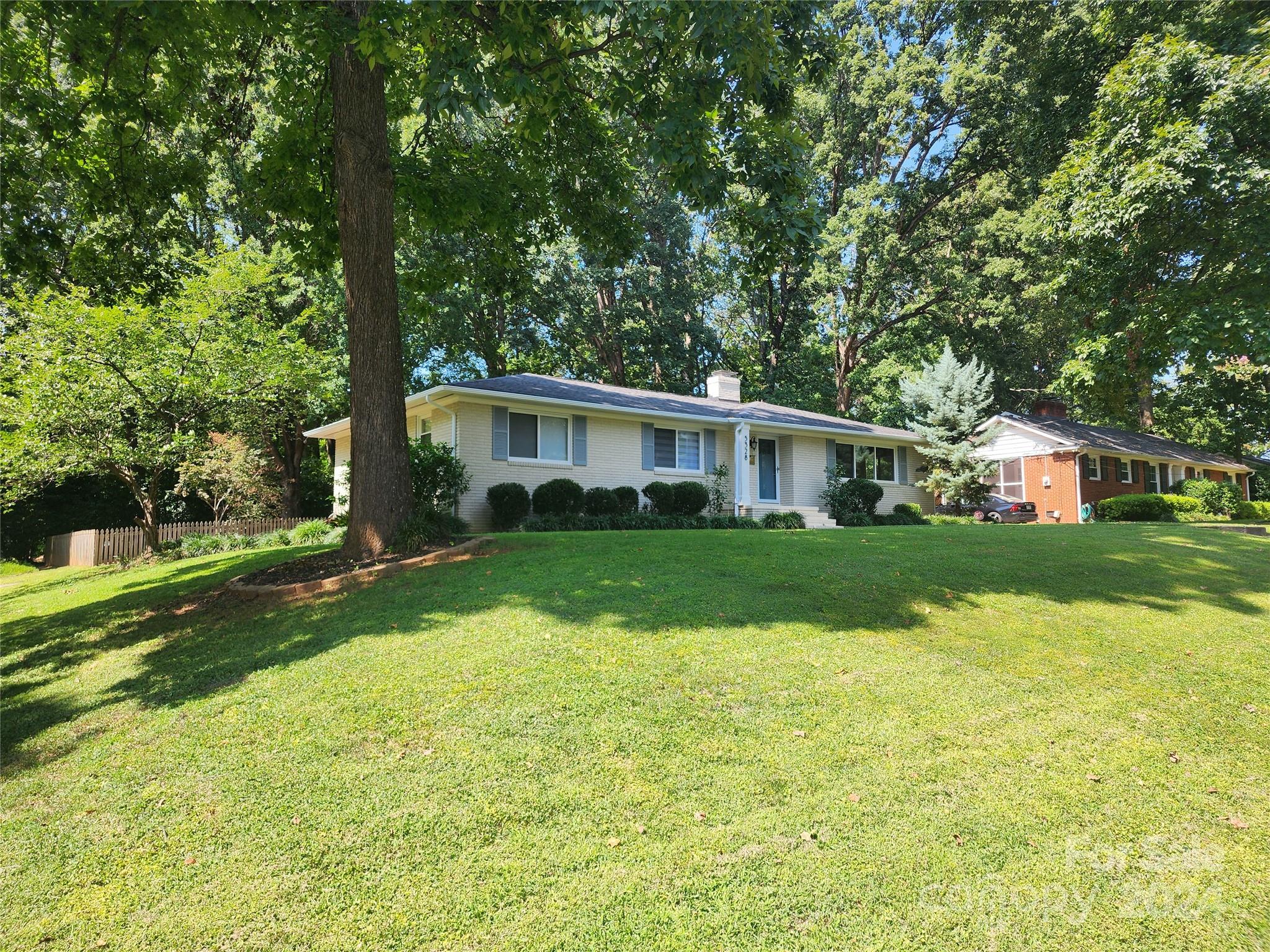 5328 Seacroft Road Charlotte, NC 28210 - Photo 4 of 40 Gallery Image 4