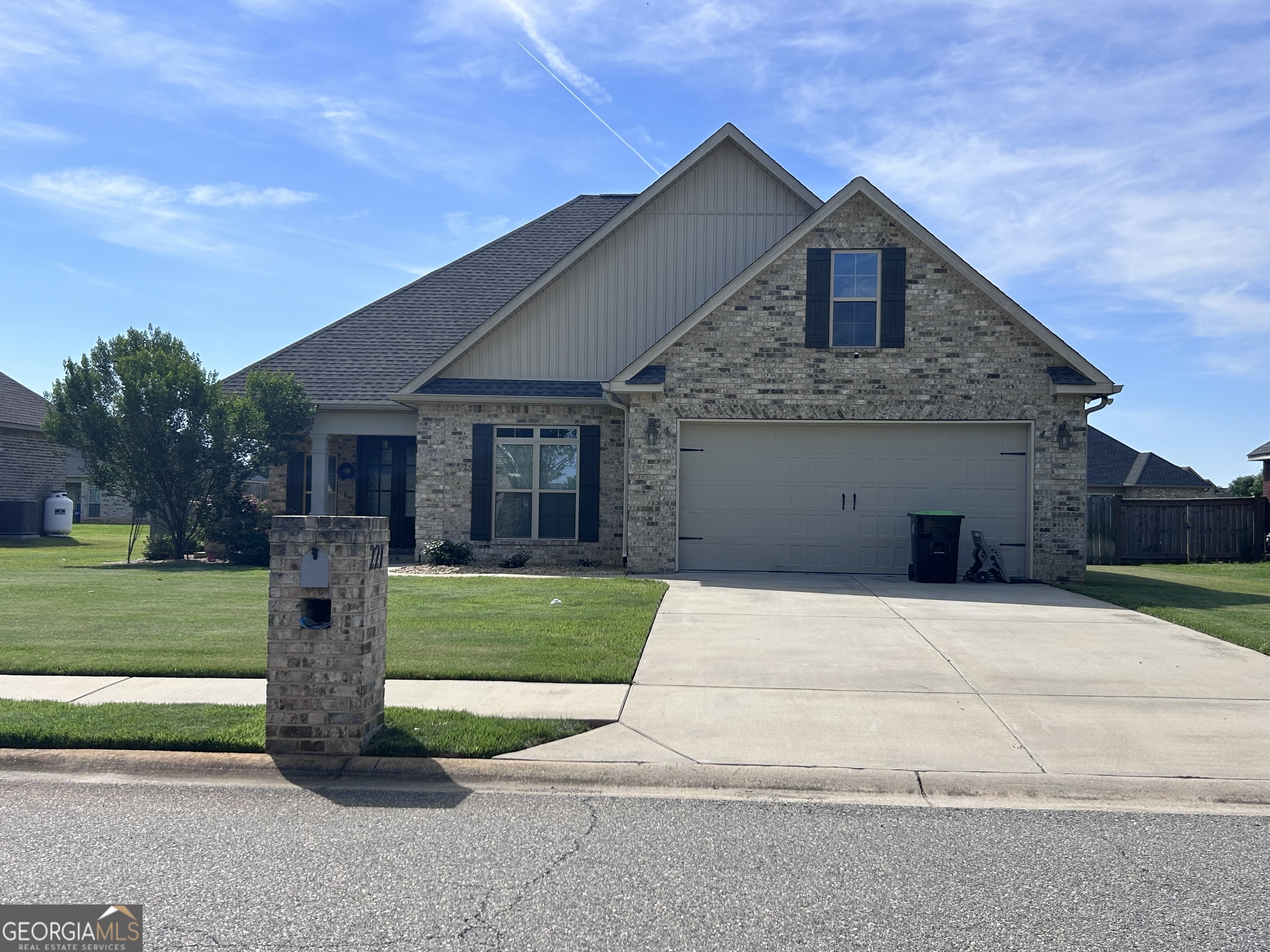 221 Caleb Way Byron, GA 31008 - Photo 2 of 23