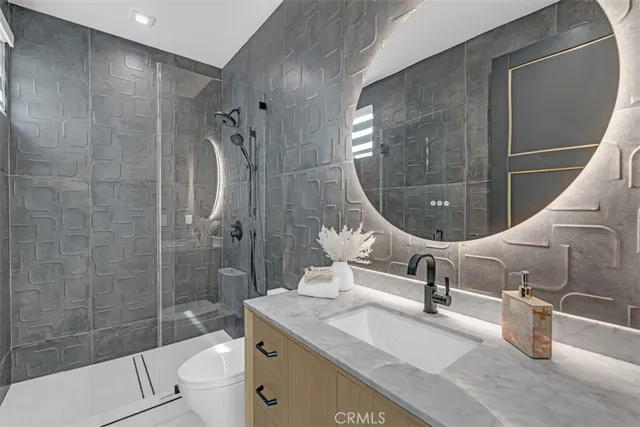 $2,995,000 | 430 West Kenneth Road, Glendale, CA 91202