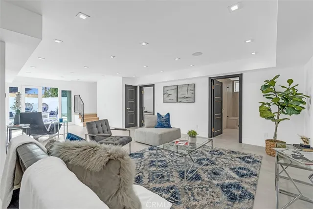 $2,995,000 | 430 West Kenneth Road, Glendale, CA 91202