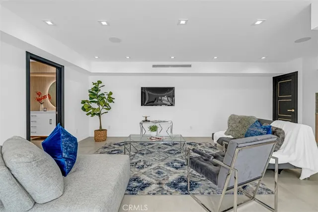 $2,995,000 | 430 West Kenneth Road, Glendale, CA 91202