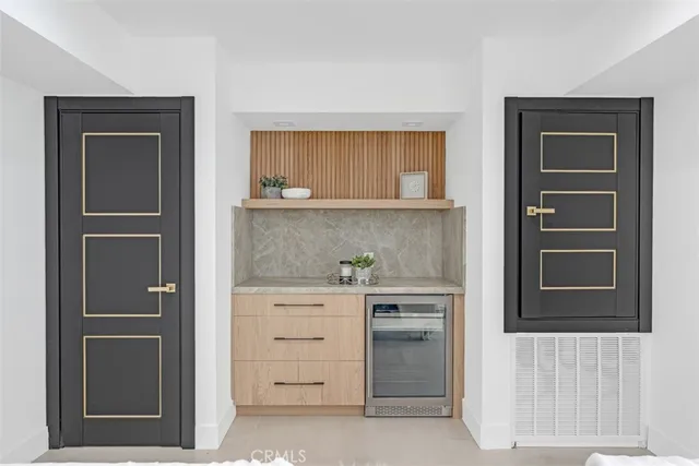 $2,995,000 | 430 West Kenneth Road, Glendale, CA 91202