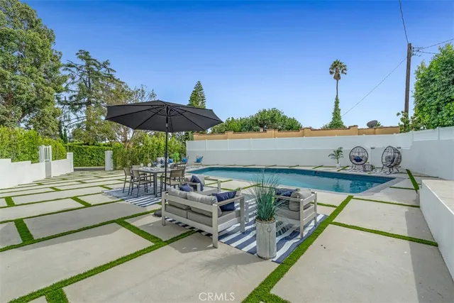 $2,995,000 | 430 West Kenneth Road, Glendale, CA 91202