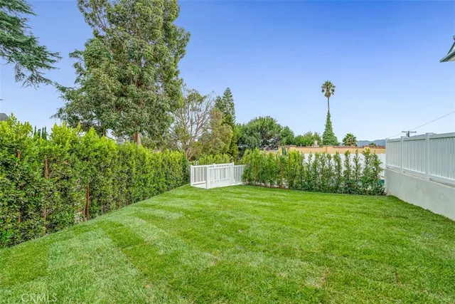 $2,995,000 | 430 West Kenneth Road, Glendale, CA 91202