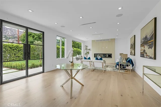 $2,995,000 | 430 West Kenneth Road, Glendale, CA 91202