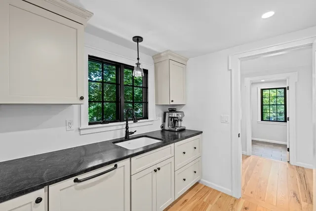 $4,489,000 | 392 South Main Street, Cohasset, MA 02025