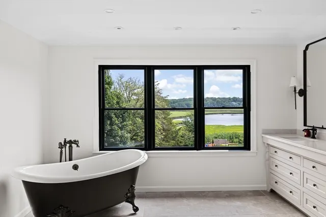 $4,489,000 | 392 South Main Street, Cohasset, MA 02025