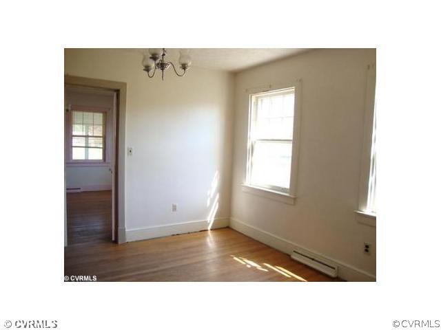 25111 Cox Road Petersburg, VA 23803 - Photo 5 of 10 Living Room