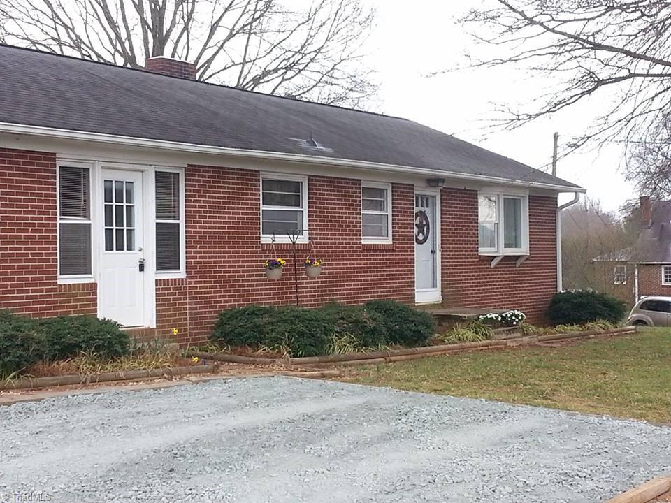 2521 Chestnut Grove Road King, NC 27021 - Photo 5 of 16