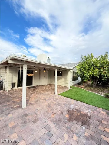 $2,350 | 7505 Pinedale Avenue, Las Vegas, NV 89145