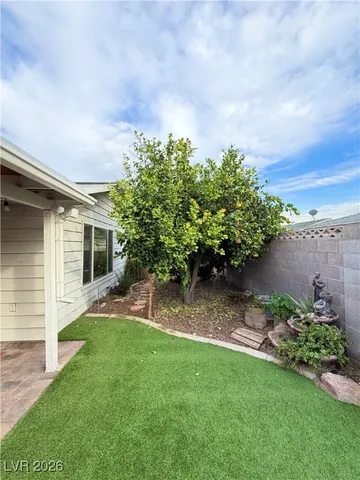 $2,350 | 7505 Pinedale Avenue, Las Vegas, NV 89145