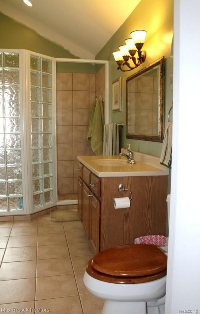 2273 Rosemont Road Berkley, MI 48072 - Photo 27 of 32 Rosemont 2273 039.jpg