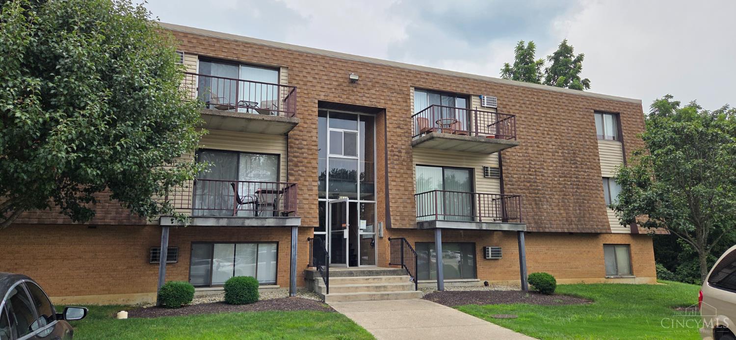 6611 Hearne Road, Unit 106 Cincinnati, OH 45248 - Photo 1 of 21 Gallery Image 1