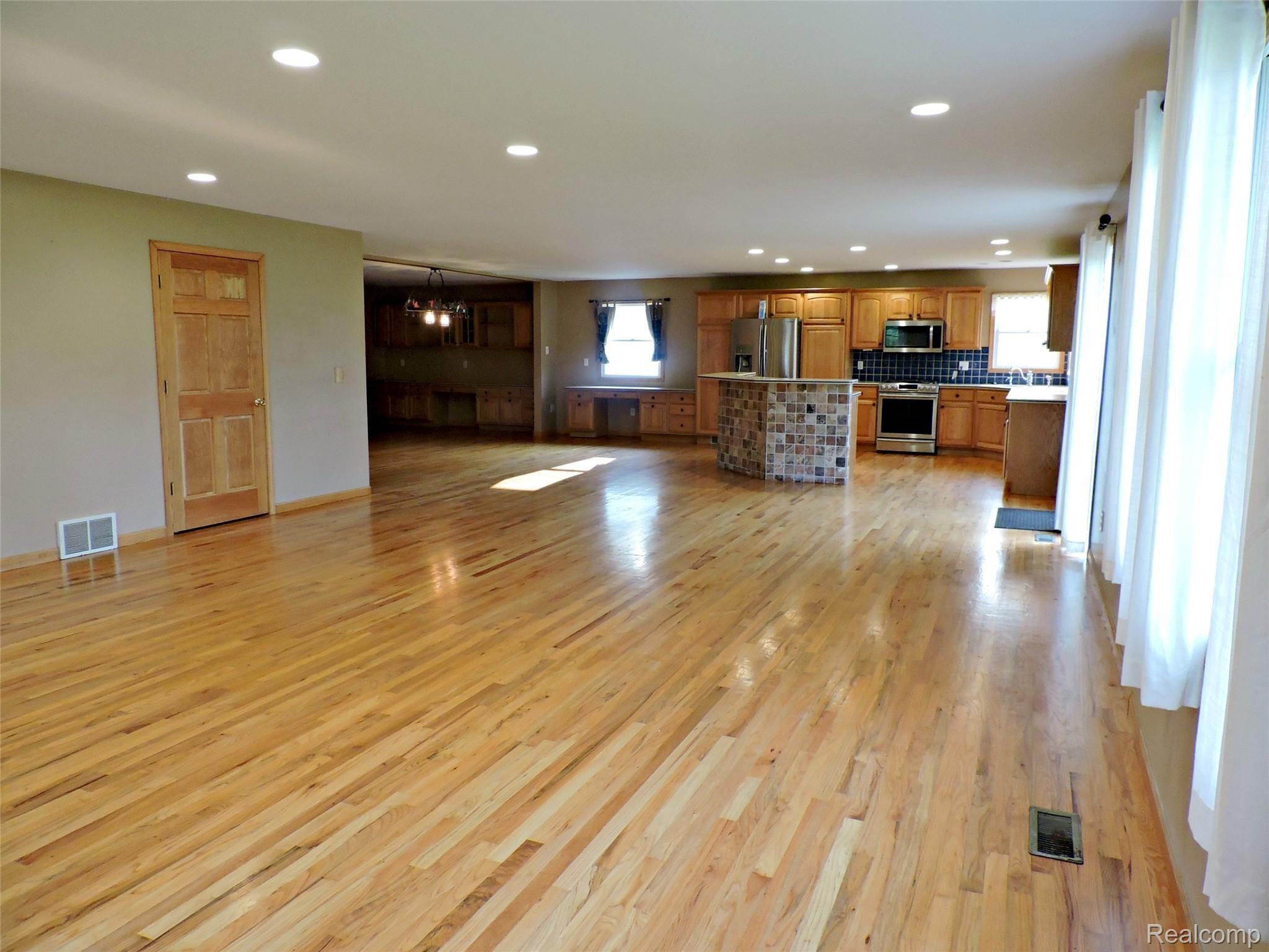 11342 East Carpenter Road Davison, MI 48423 - Photo 10 of 57 10.JPG