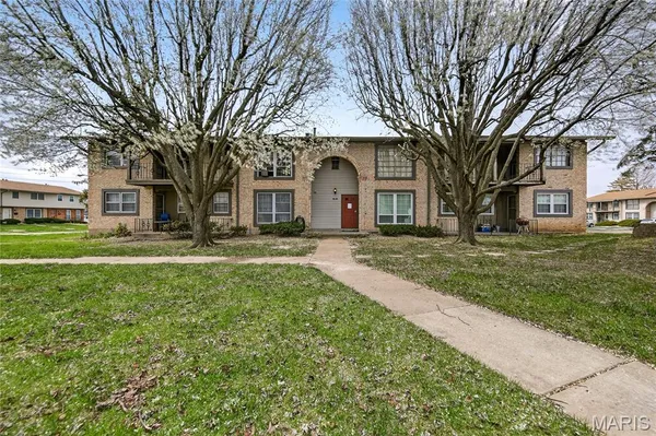 $76,000 | 3181 Carefree Lane, Unit A, Florissant, MO 63033