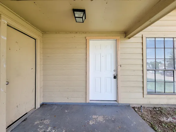 $1,295 | 10059 Emerald Creek Drive, Houston, TX 77070