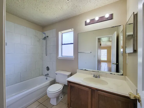 $1,295 | 10059 Emerald Creek Drive, Houston, TX 77070