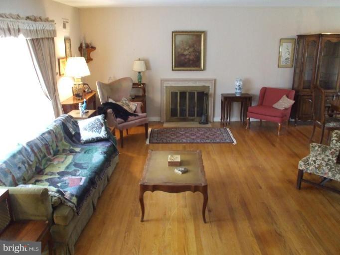 9722 Fernwood Road Bethesda, MD 20817 - Photo 12 of 24 Living Room #2
