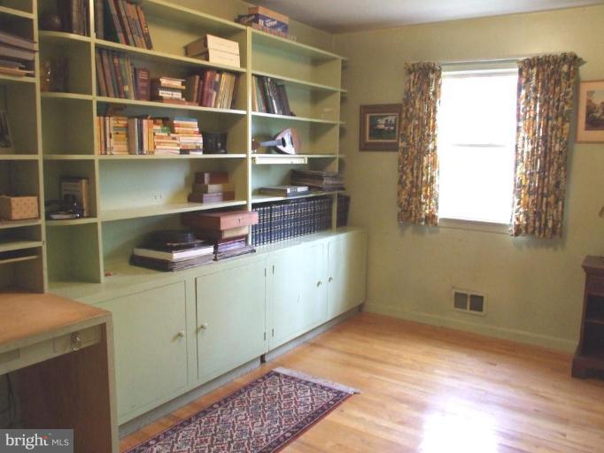 9722 Fernwood Road Bethesda, MD 20817 - Photo 14 of 24 Bedroom #1