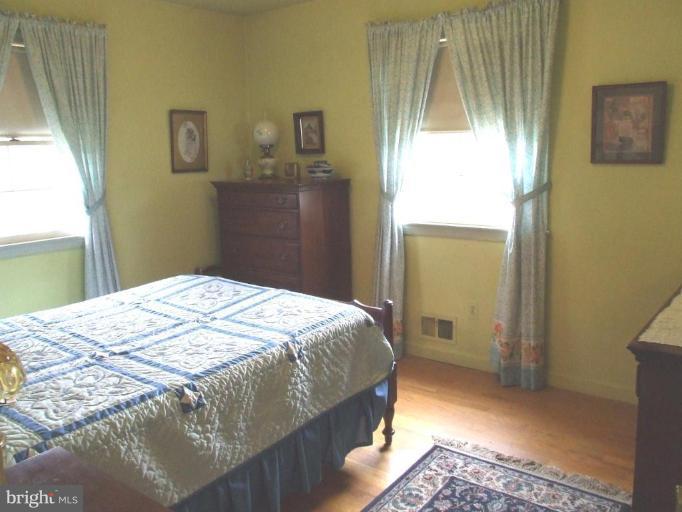 9722 Fernwood Road Bethesda, MD 20817 - Photo 16 of 24 Bedroom #3