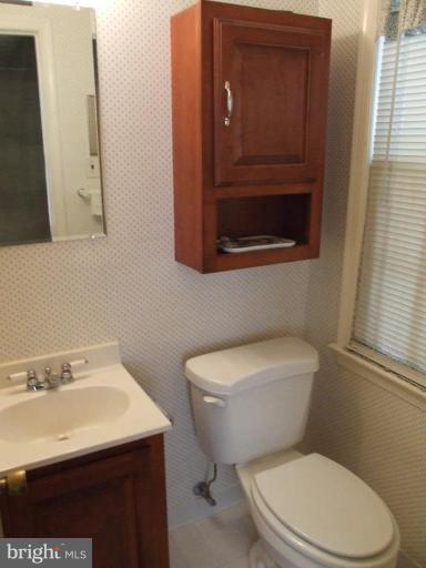 9722 Fernwood Road Bethesda, MD 20817 - Photo 6 of 24 Half Bath 1