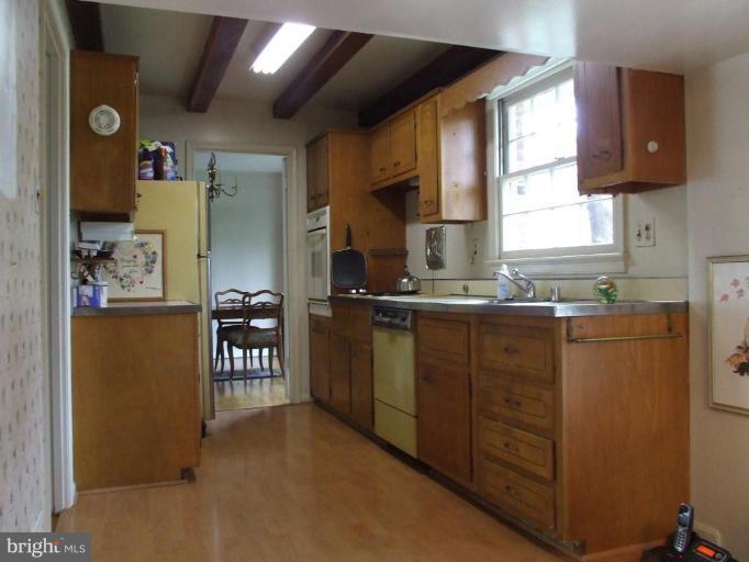 9722 Fernwood Road Bethesda, MD 20817 - Photo 8 of 24 Kitchen