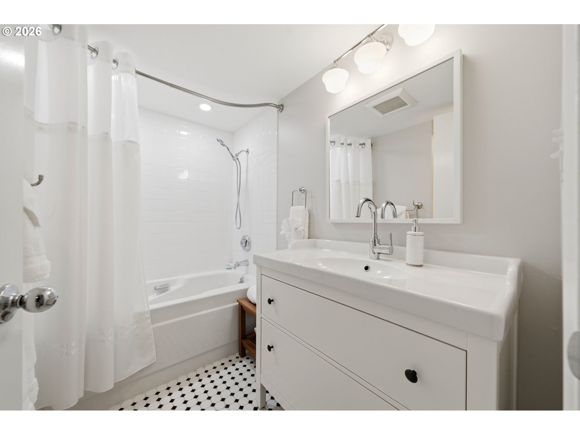6625 West Burnside Road, Unit 226 Portland, OR 97225 - Photo 16 of 27