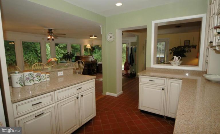 301 Old Courthouse Road Northeast Vienna, VA 22180 - Photo 12 of 19 Kitchen #2