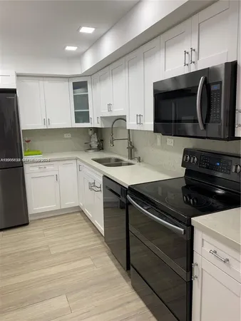 $2,850 | 20225 Northeast 34th Court, Unit 1016, Aventura, FL 33180