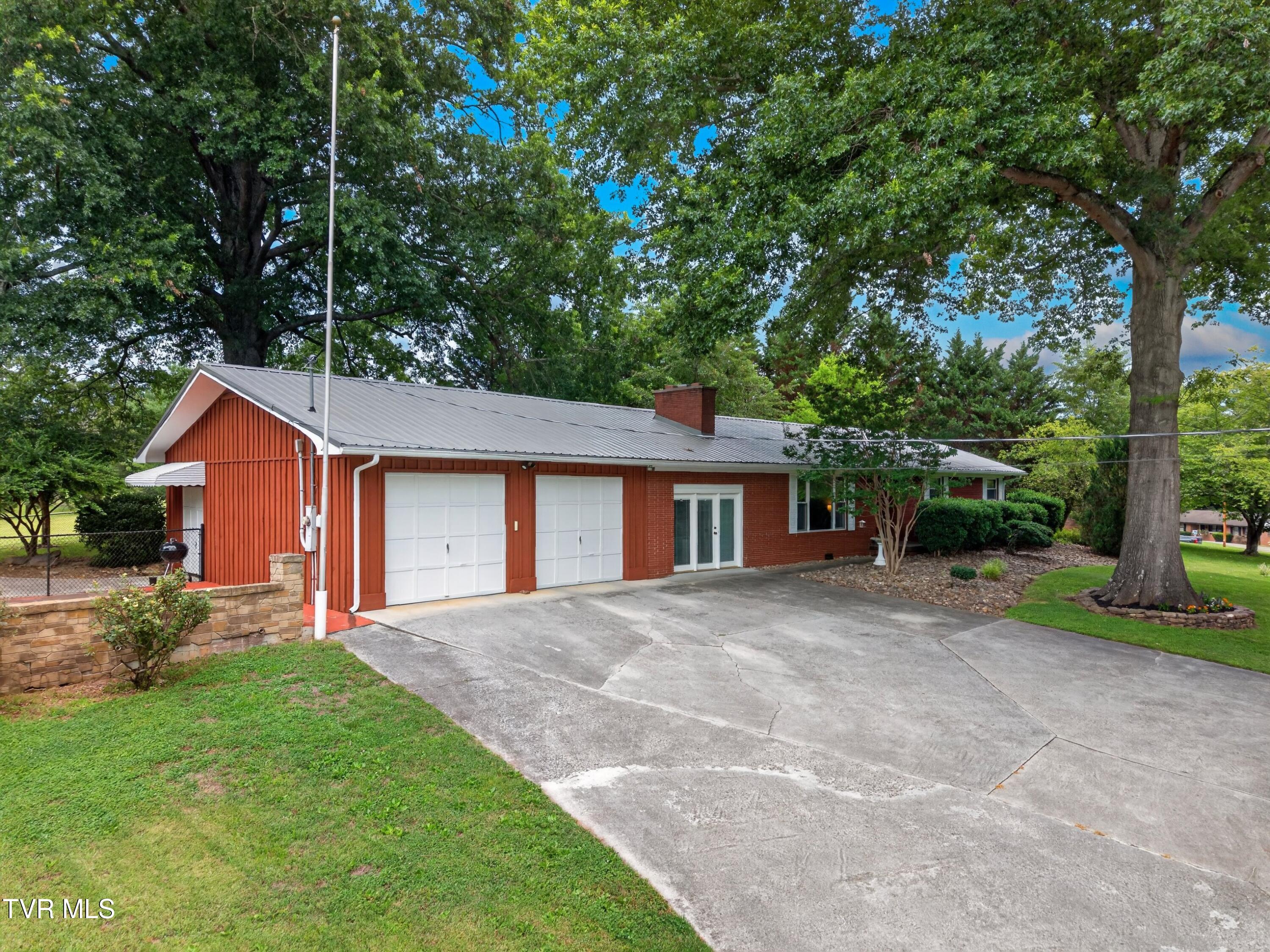 1326 Golf Course Road Newport, TN 37821 - Photo 4 of 41 002-1326GolfCourseRoad-Newport-TN-37821-