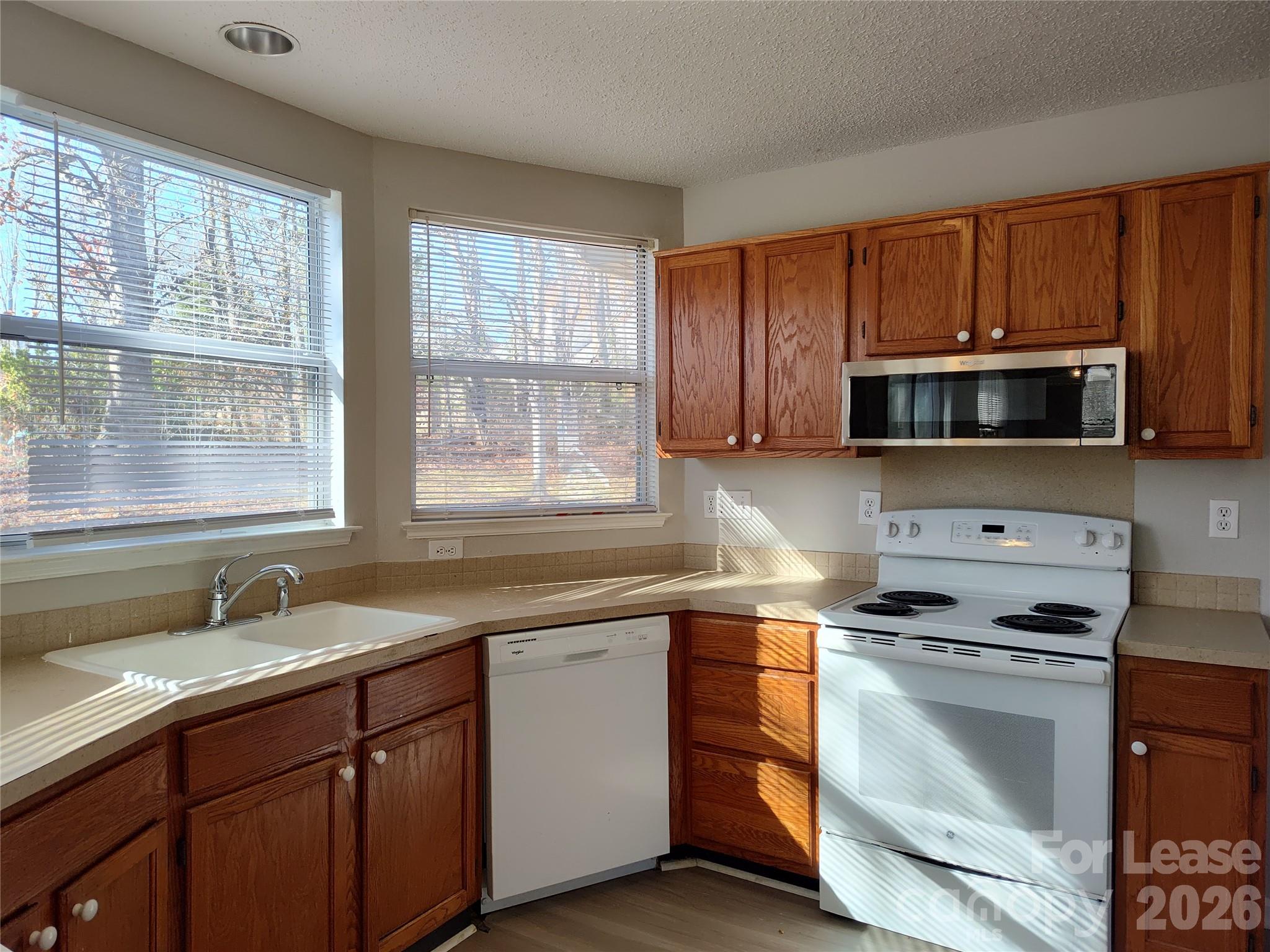 10000 Dunfries Road Matthews, NC 28105 - Photo 2 of 19