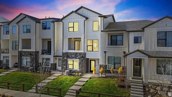 $719,900 | 5944 North 5000 West, Unit 176, Mountain Green, UT 84050