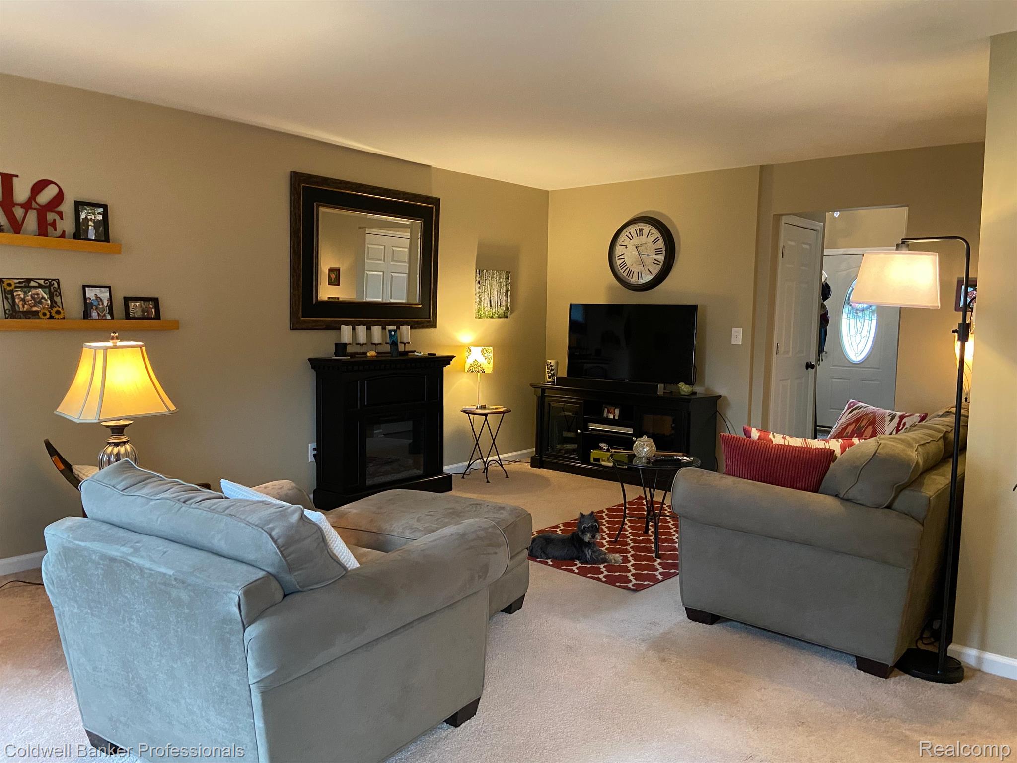2266 Hillendale Drive Rochester, MI 48309 - Photo 6 of 23 Living Room