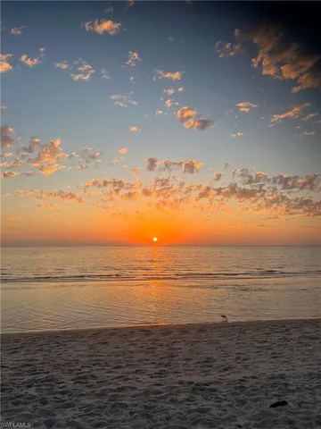 $9,000 | 1910 Gulf Shore Boulevard North, Unit 102, Naples, FL 34102