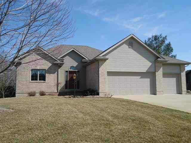 180 South Hunters Ridge Warsaw, IN 46582 - Photo 1 of 8 Gallery Image 1