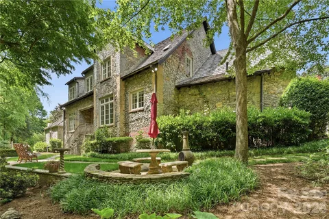 $1,525,000 | 2418 La Maison Drive, Charlotte, NC 28226