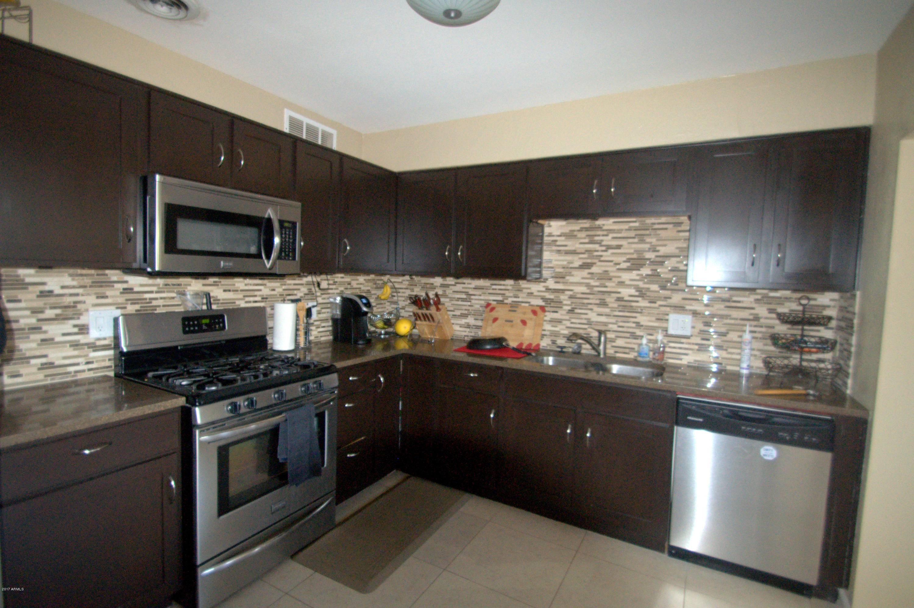 4422 East Granada Road Phoenix, AZ 85008 - Photo 2 of 42 Smashing Kitchen!