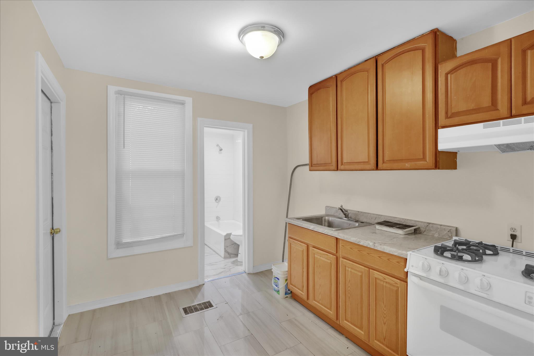 121 West Elm Street Reading, PA 19601 - Photo 12 of 27 360_6886