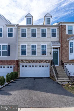 $3,200 | 16628 Danridge Manor Drive, Woodbridge, VA 22191